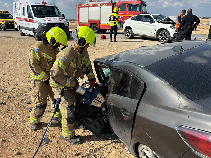 مصرع  شاب وشابة واصابة اخرين جراء حادث طرق بمنطقة النقب